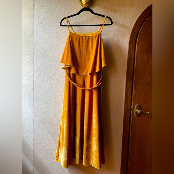 Vintage crushed velvet golden yellow dress - Picture 2 of 7